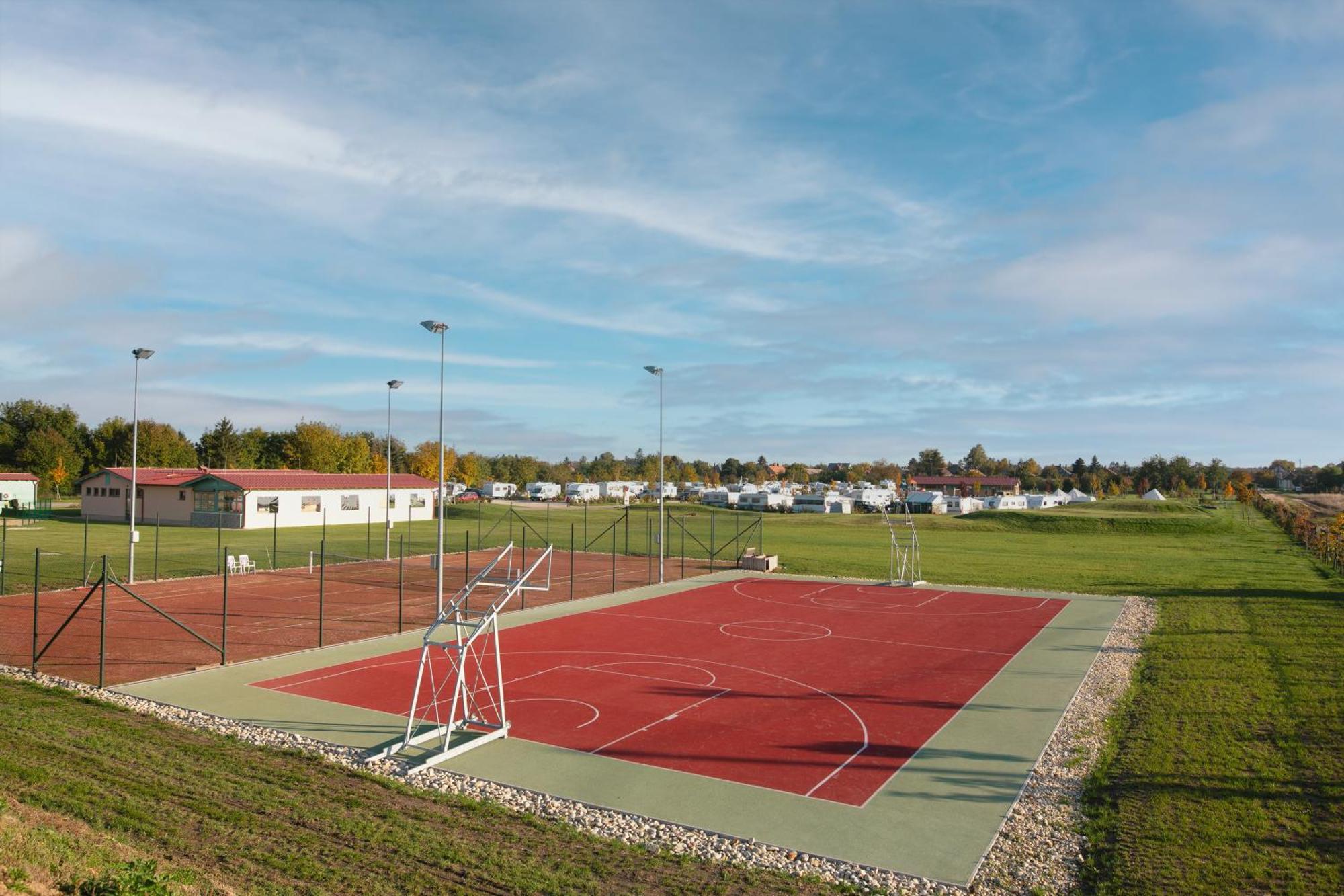 Vulkan Wellness Hotel & Camping Celldömölk Kültér fotó